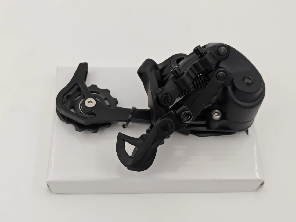 9 скоростей, RD, совместим со Sram. Задний переключатель S-Ride RD-M300C.