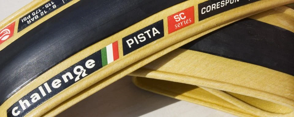 Трековая покрышка Challenge PISTA (клинчеры), серия SC, 700х23 мм.