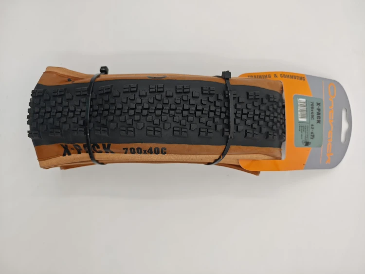 700X40C Покрышка для грэвел велосипеда ONTRACK, черная с коричневыми боковинами.
