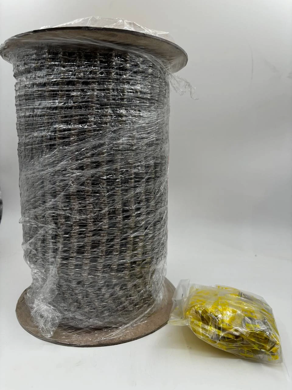 NOVE-91 Silver/Silver 30m, 9 скоростная цепь для велосипеда TAYA. Цвет: серебристый. Бухта, 30 м.