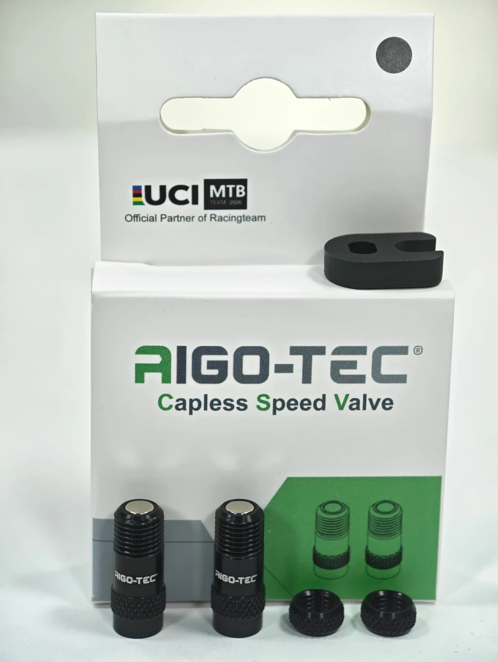 2 Чёрных клапана AIGO-TEC CSV, переходник Presta–Schrader, алюминиевые.